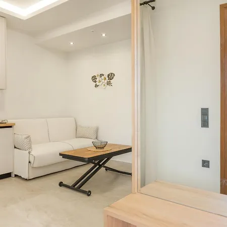Hotel apartamentowy Anesis 3*