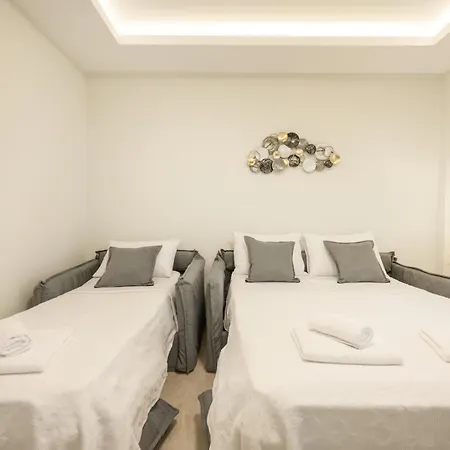Anesis Aparthotel 3*