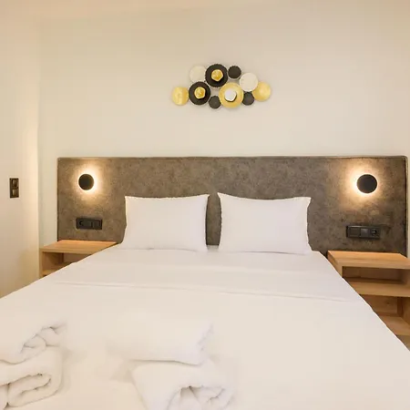 Anesis Aparthotel 3*