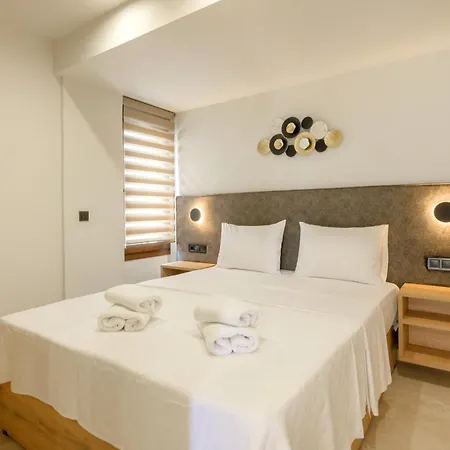 Anesis Aparthotel 3*