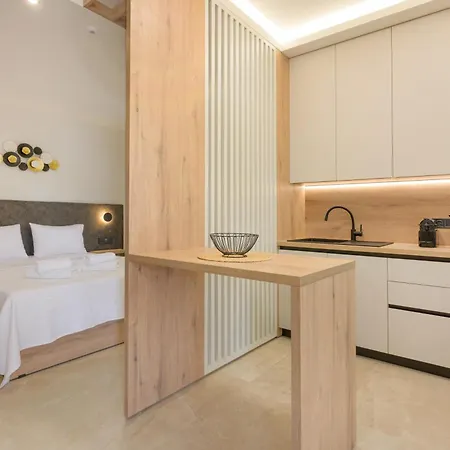 Anesis Aparthotel 3*